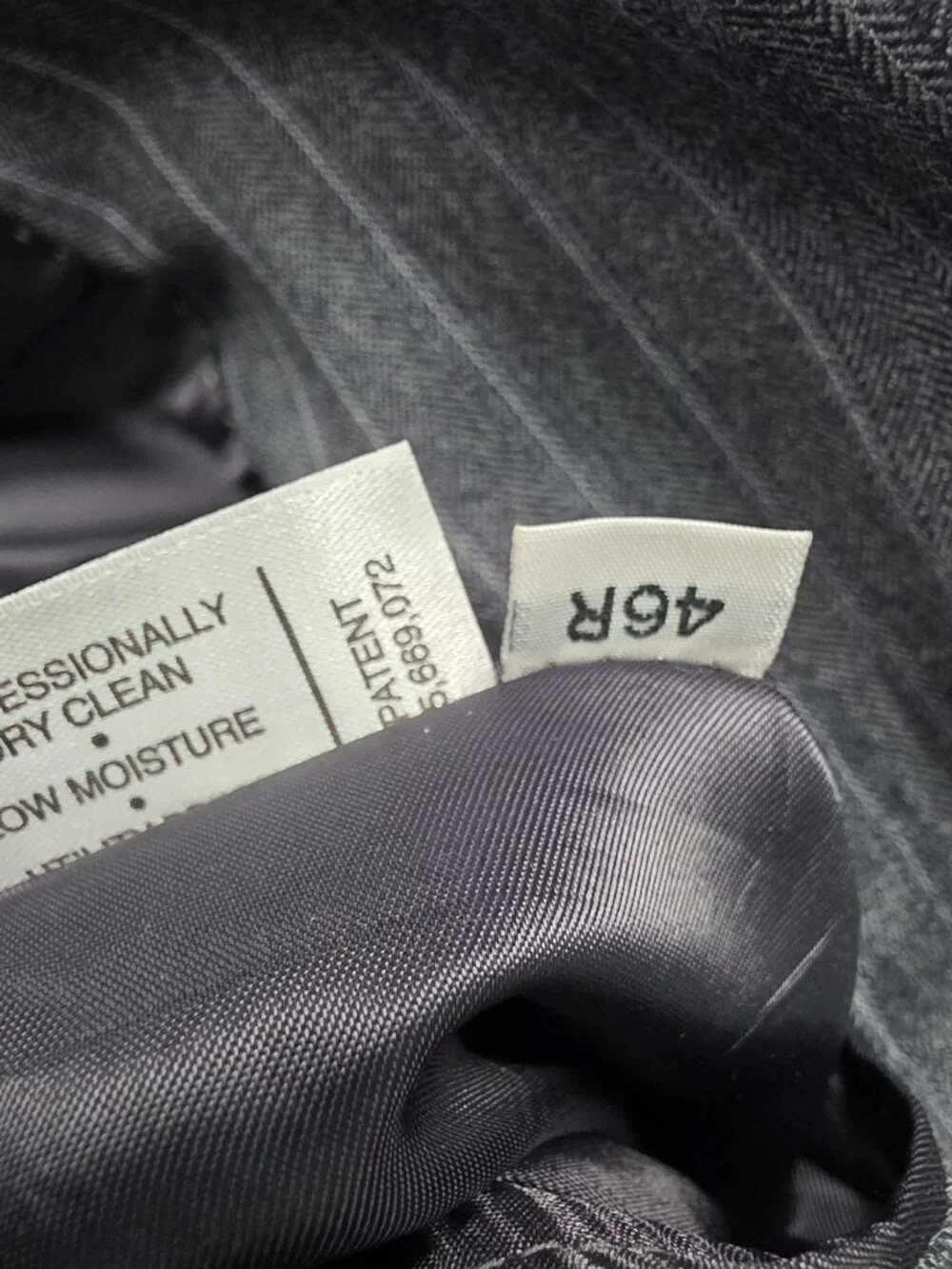 Hart Schaffner Marx Union Made 46R 40x29 Gray Full Suit 2-Button Stripe R949